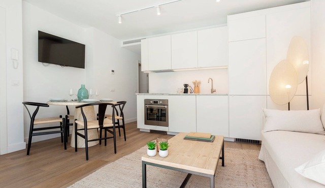 Bright 2BD penthouse with private terrace in Madrid. Zabaleta VI