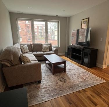 Bright 2BR 2BA Condo Perfect for Business Travelers