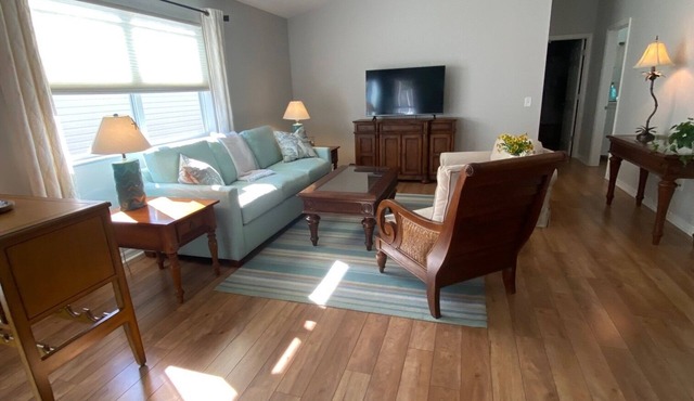 Bright 2BR/2BA Great Palm Villa Central to Pools,Golf, Recreation & Town Squares