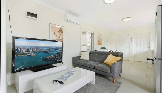 Bright 2BR North Ryde Near Metro & Macquarie