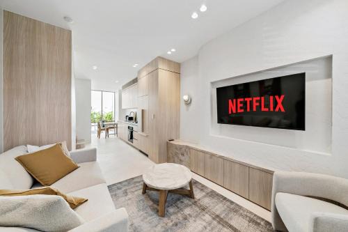 Bright 2BR Paddington Retreat, Balcony & Near Park