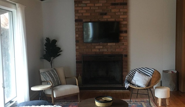 Bright 2BR: Pond Views & Walk To Beach