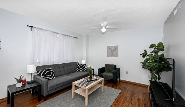 Bright 2BR Walk to Summa Near Akron Hospitals & UA