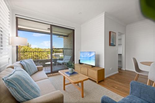 Bright 3-Bed Apartment Near Coogee Beach