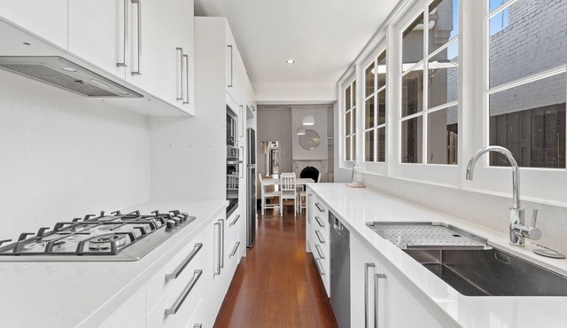 Bright 3-Bed Home Near Melbourne’s CBD