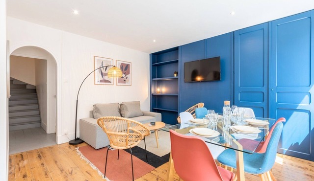 Bright 3-bedroom 2-bathroom flat