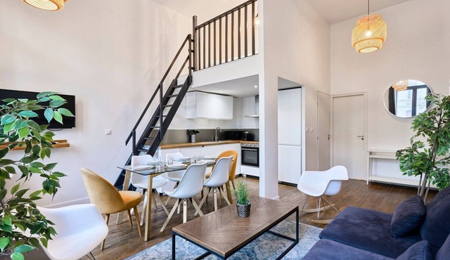 Bright 3-bedroom apartment with mezzanine beds