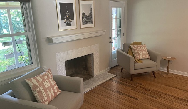 Bright 3-bedroom bungalow 1.3 miles from Ross-Ade