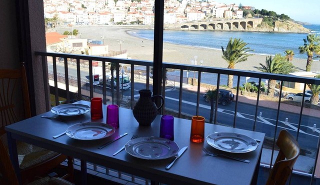 Bright 3-room apartment, 6 sleeps, central sea view