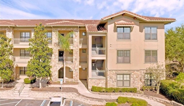 Bright 3BR Condo with Resort Pools, Near Disney!