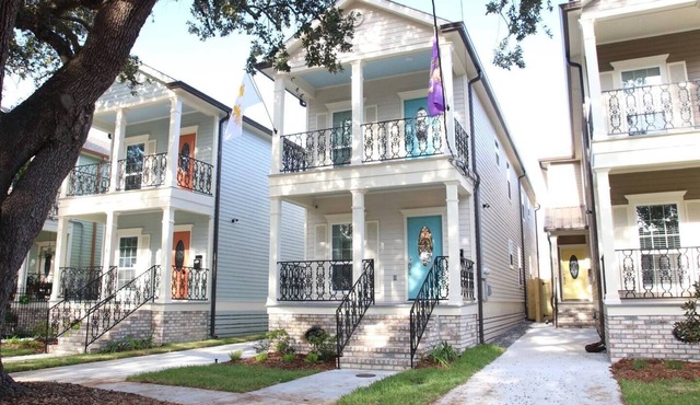 Bright 3BR Mid-City home with private patio & fenced yard. Steps to streetcar, near FQ & Superdome