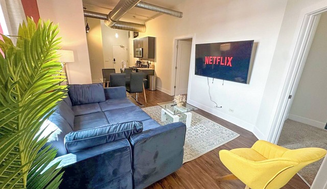 Bright 3BR Retreat Near McCormick + Museum Campus