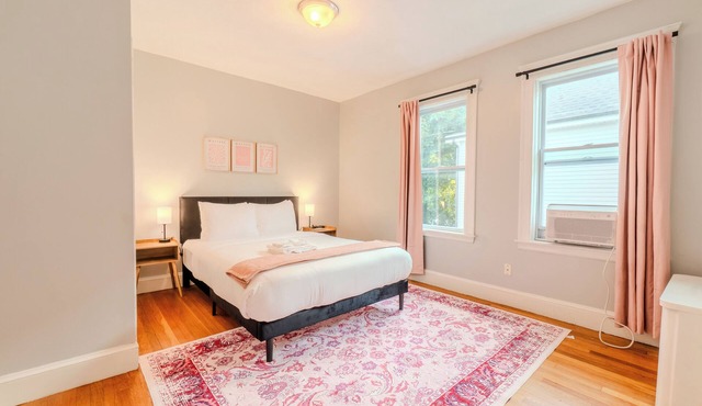 Bright 4BD/1BA Near Tufts & T- 15 Min to Boston