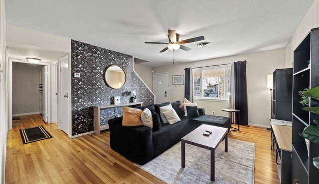 Bright 4BR Home – Prime Sacramento Location