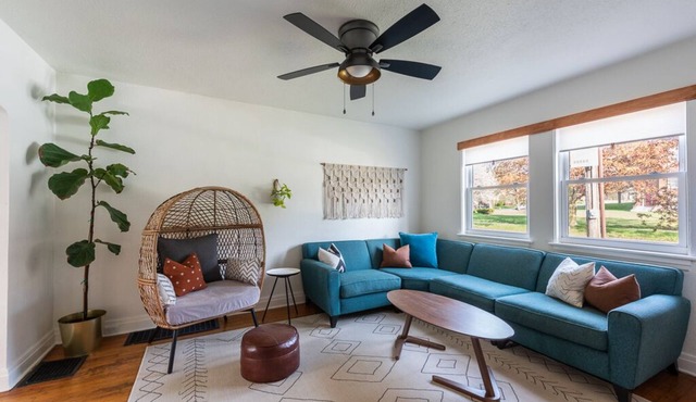 Bright 4BR w King Beds - Close to everything Erie!