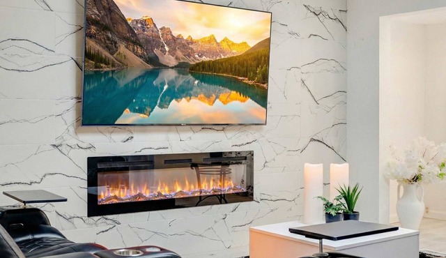 Bright 5BR Home Near Puget Sound Beach Access