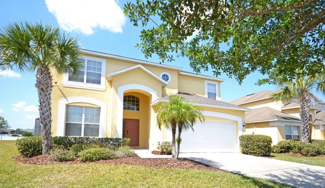 Bright 6 bedroom pool home in Kissimmee - Spa and games room
