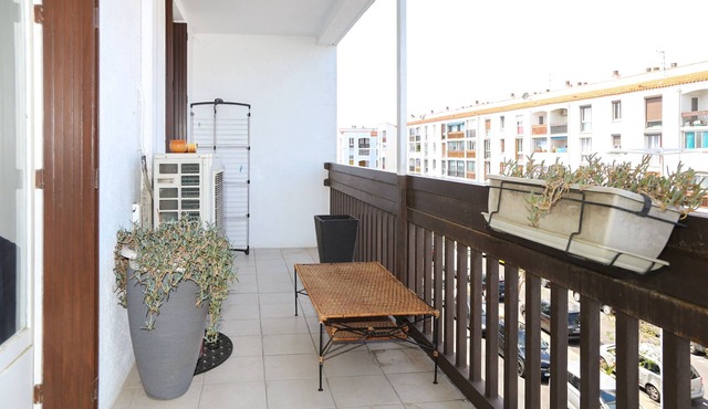 Bright 90m² close to the sea, WIFI