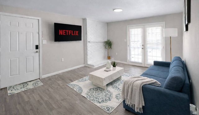 Bright Addison Apt with Pool, Gym, Free Parking