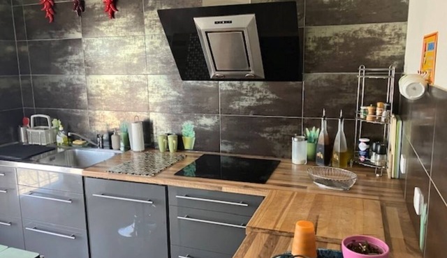 Bright, air-conditioned apartment