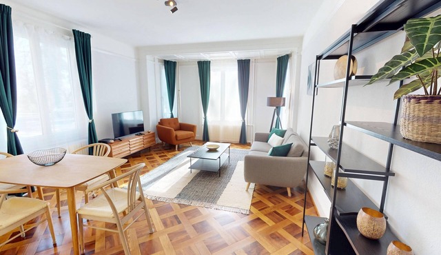 Bright & Airy 1-Bedroom Apartment with 2 Bathrooms - Lausanne City Centre