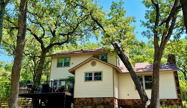 Bright & Airy 3 BR with AC, Game Rm, Near Casinos, Lake Texoma Marinas & Trails