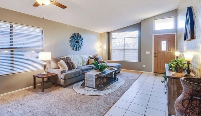 Bright & Airy Home: Near Golf, Parks & Attractions