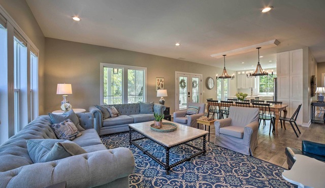 Bright & Airy Home: Chef's Kitchen & Pro Decor!