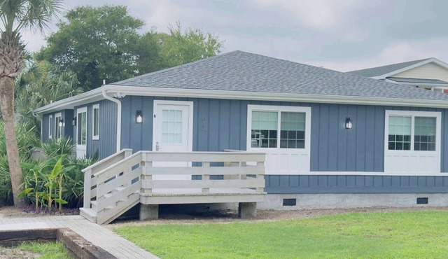 Bright & airy 2BR, 2BA beach retreat A