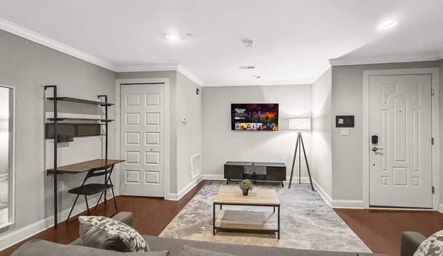 Bright and Airy 1BD in the Heart of Philly