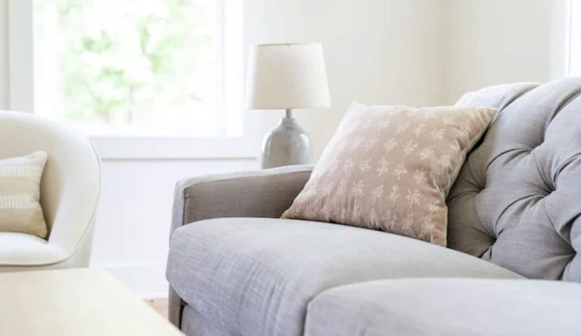 Bright and Airy 5 Bedroom Farmhouse w/sunset views