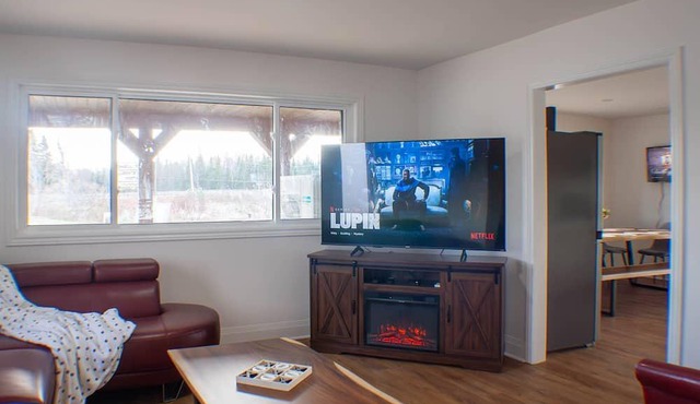 Bright and Beautiful Brand New Cozy Waterfront Cottage