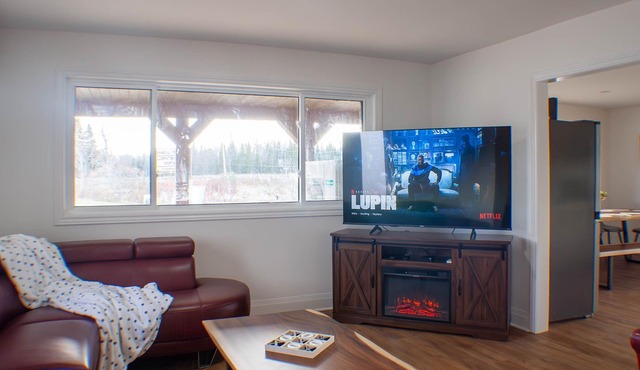 Bright and Beautiful Brand New Cozy Lake Front Cottage in Bancroft