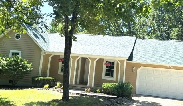 Bright and Charming 2BR, Office home. Near MO S&T, Great Eats & Local Shopping!