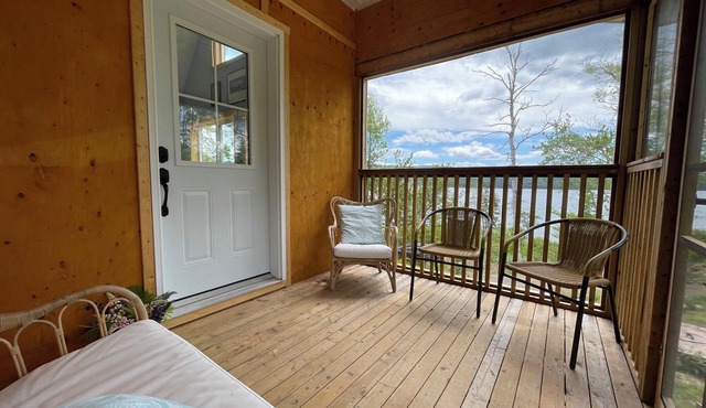 Bright and charming cabin on the Cabot Trail overlooking St. Ann’s bay.