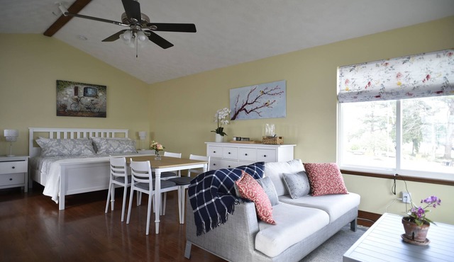 Bright and Cheery Cottage with Endless Water Views