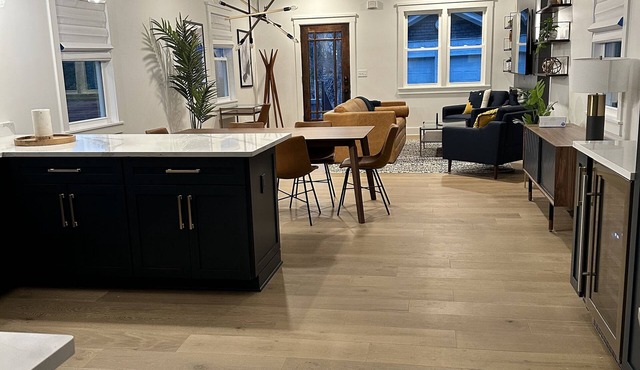 Bright and clean home within a quick walk to Hyde Park Square