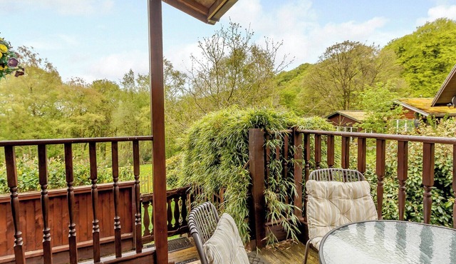 Bright and comfortable Swedish lodge with one king-size double with en suite shower and one twin.