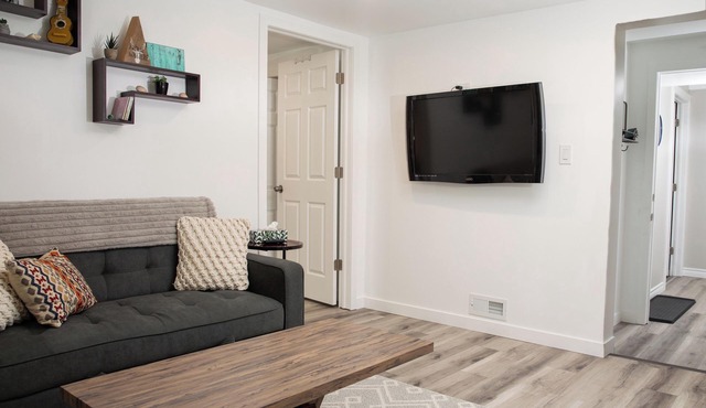 Bright and Cozy Basement Oasis in the Minnow Lake area