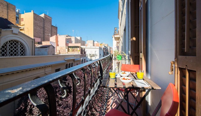 Bright and cozy in Poble Sec