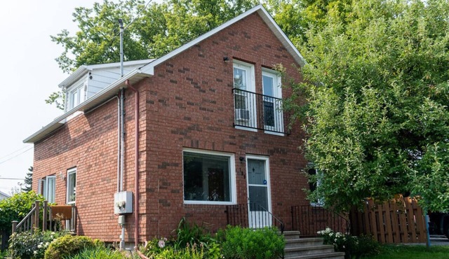 Bright and Lofty 2BR in Gatineau