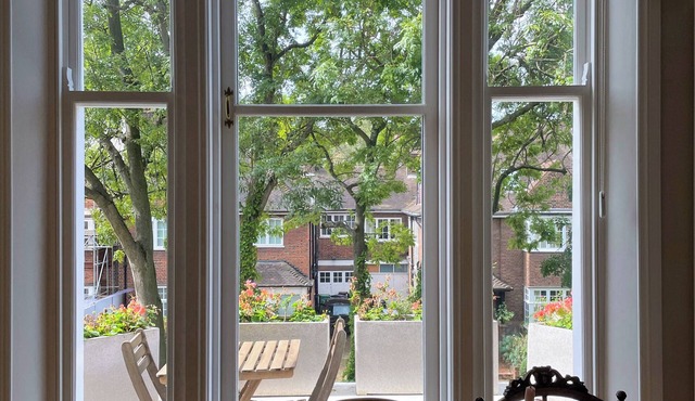 Bright and Luxury 2 Bed, 2 Bath Flat with Terrace