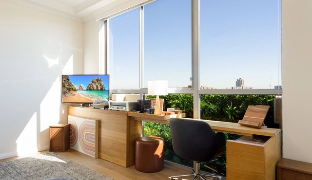 Bright and Modern Apartment in Amazing Location