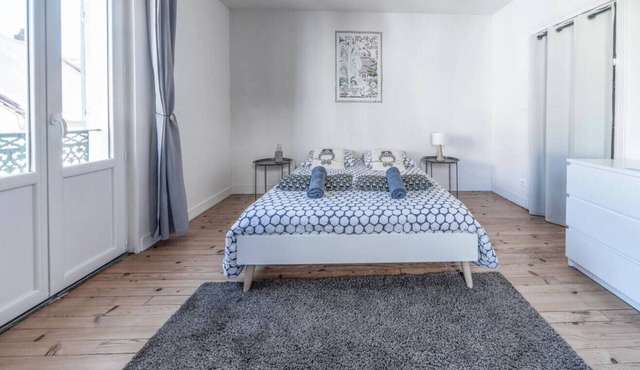 Bright and quiet apartment, free parking