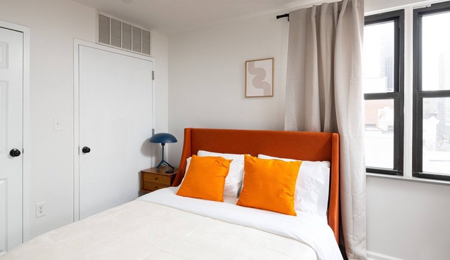 Bright and Renovated Cozy Studio Downtown Brooklyn w/ Elevator