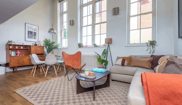 Bright and Spacious 3BDR Loft by Tooting Broadway