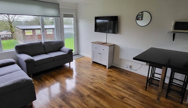 Bright and spacious 2 bedroom holiday lodge. Free wi-fi and pet friendly!