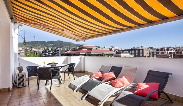 Bright and spacious apartment with a large terrace in a residential area