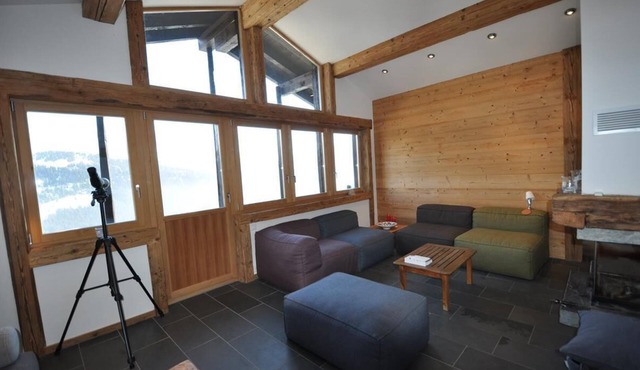 Bright and spacious Chalet Taveyanne, up to 8 people, a few meters from the Villars - Gryon - Diable