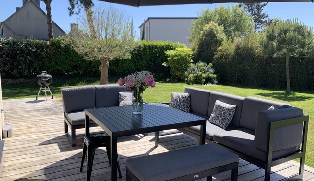 Bright and spacious house close to the sea and 10 min walk from the town center